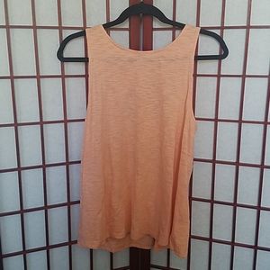 NWOT Anthropologie Peach bow-backed tank. Size M.